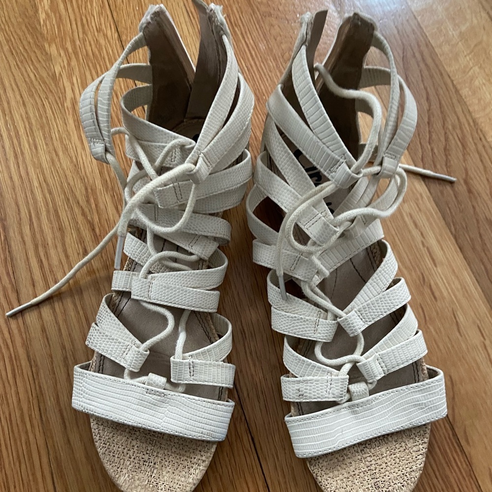 Circus by Sam Edelman bone colored tie sandals size 7.5